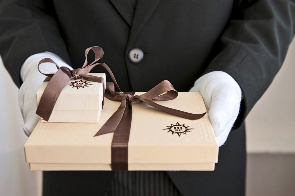 Learn How Luxury Gift Boxes Wholesale Can Save Your Startup – 5 Facts